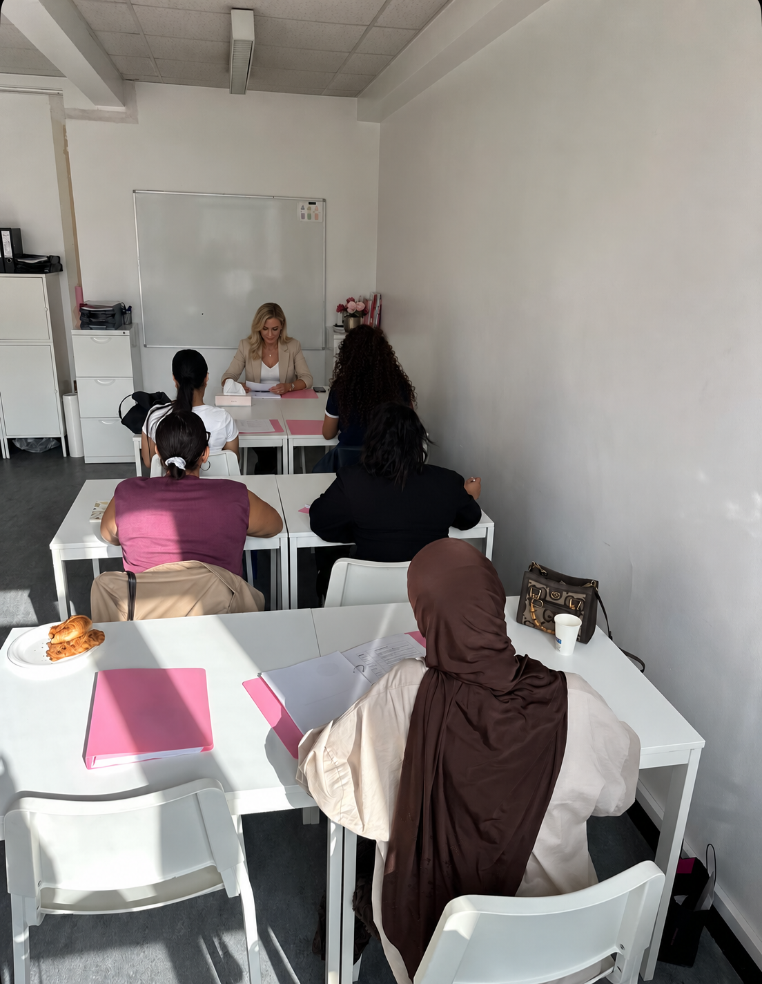 Women's Beauty Academy — Théorie